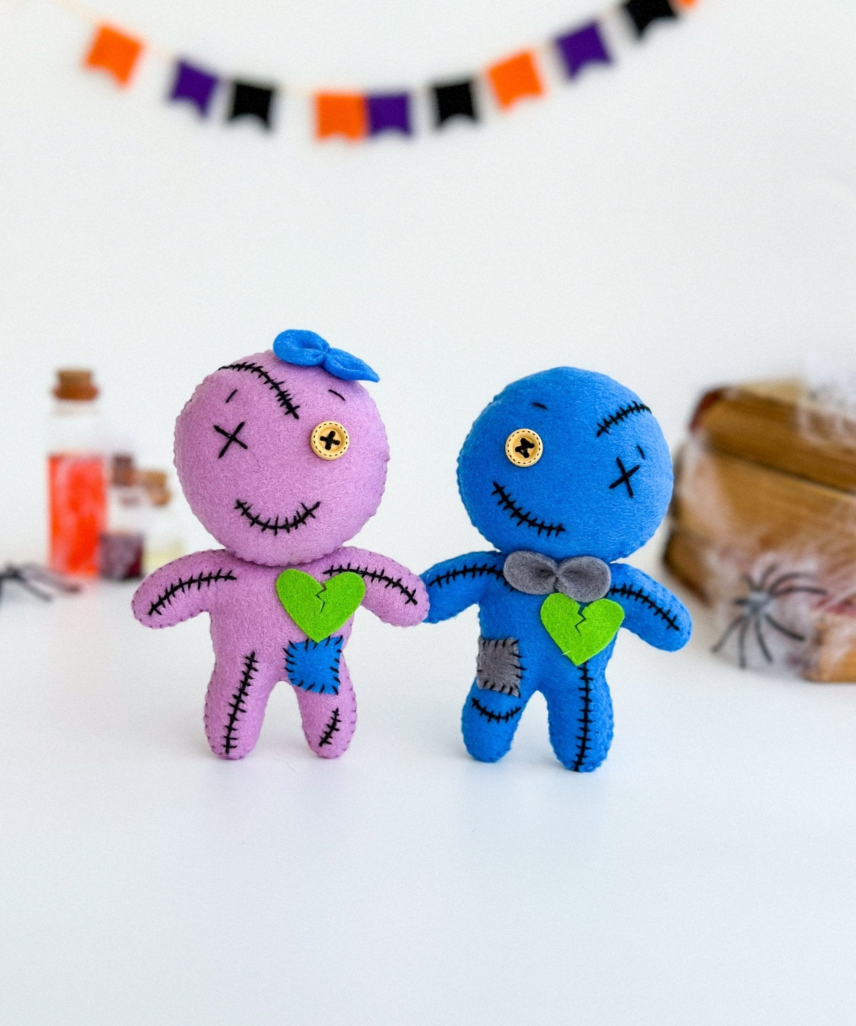 Zombie Doll Couple – Set of 2 Felt Halloween Plushies – Cute Zombie Girl & Boy – Spooky Handmade Halloween Ornaments - WoollyFox